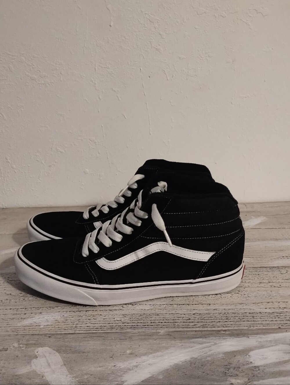 Vans U.S.A Mens size 12)Hi Top Black Suede Sneakers Skate Shoes (UK men's sz11)